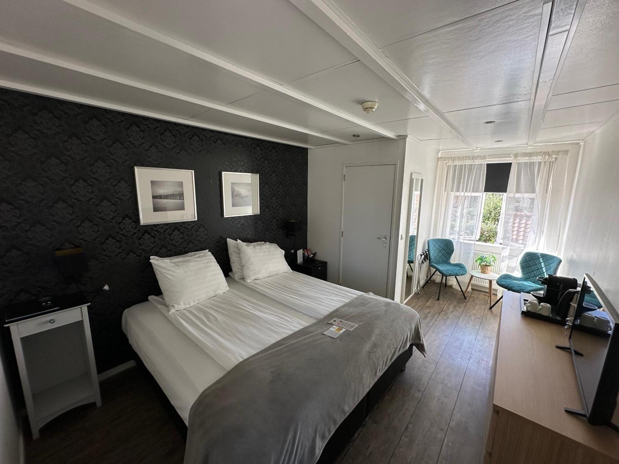 Buren Hotel 3*
